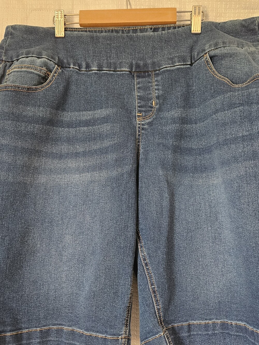 Est. 1946 Denim Pull On Bermuda Women's size 18W Dark Blue Wash Shorts - Picture 2 of 5